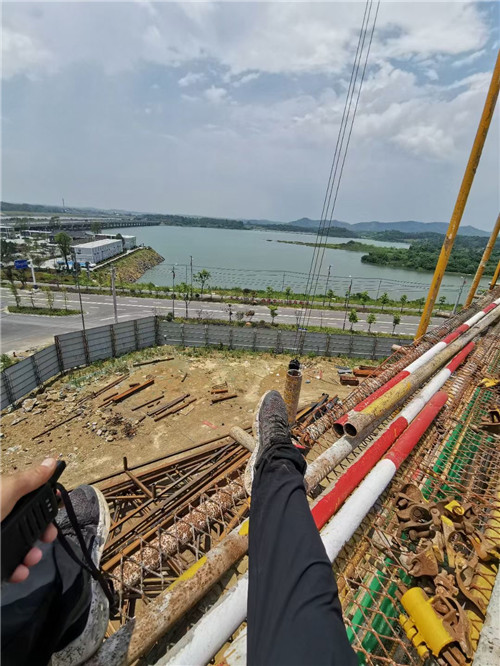 陇西县作业中发生设备损坏或人员意外，责任怎么划分？