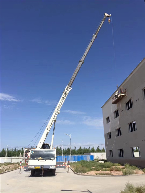 陇西县“轻装强干”—— 吊车的 “轻量化臂架” 技术